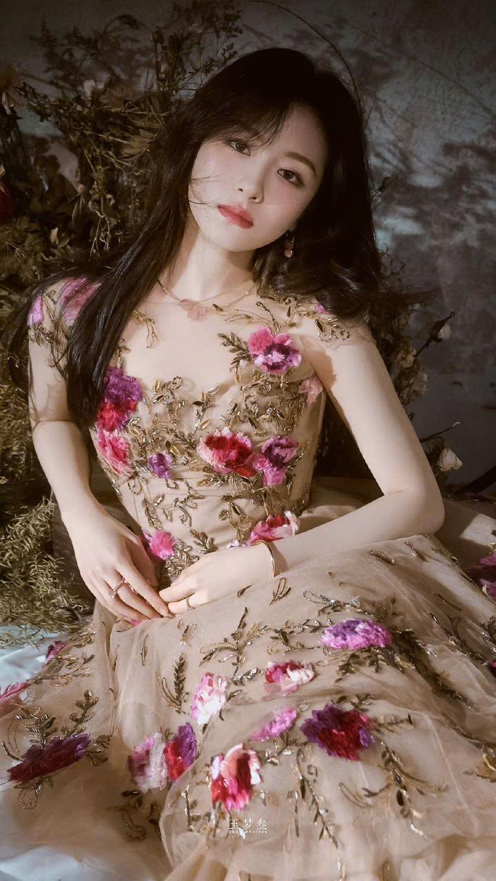 
                            Vị Hôn Phu Điên Của Tôi