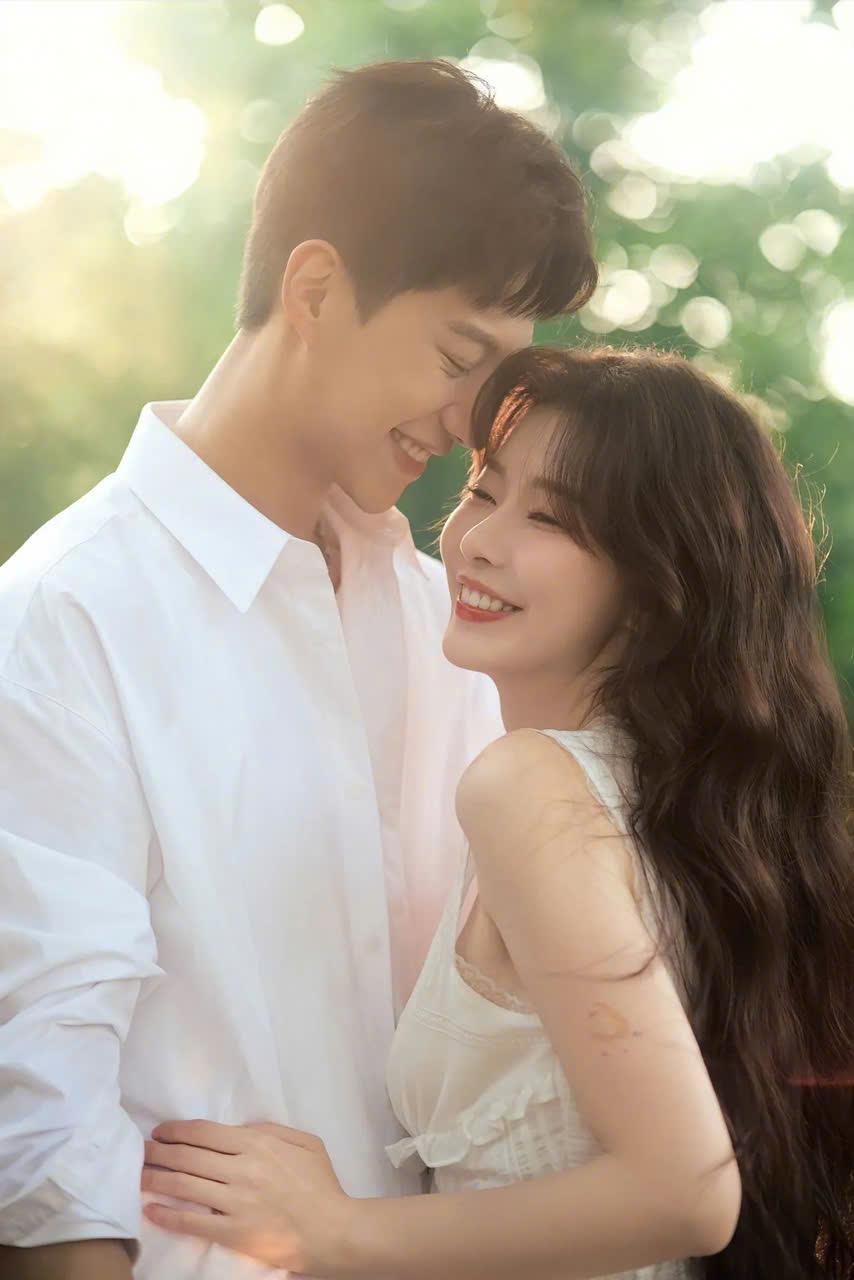 Tay Trong Tay Bước Về Tương Lai