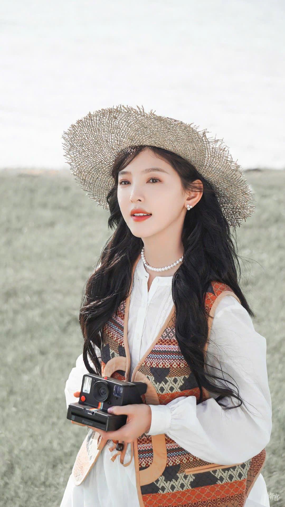
                            Ánh Sáng Nơi Cuối Con Đường