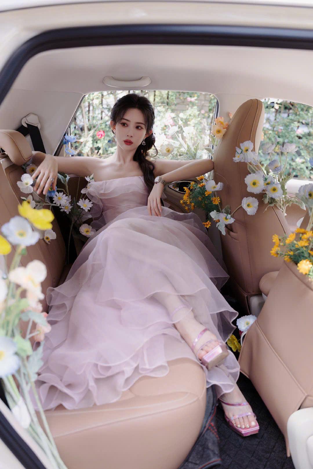 Từ Vực Thẳm Trở Lại, Tôi Đạp Anh Ta Xuống Bùn