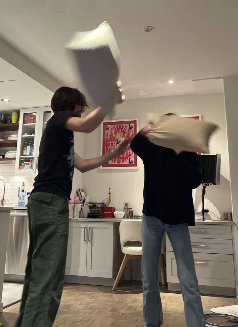 
                            Ngày Anh Trở Thành Người Xa Lạ