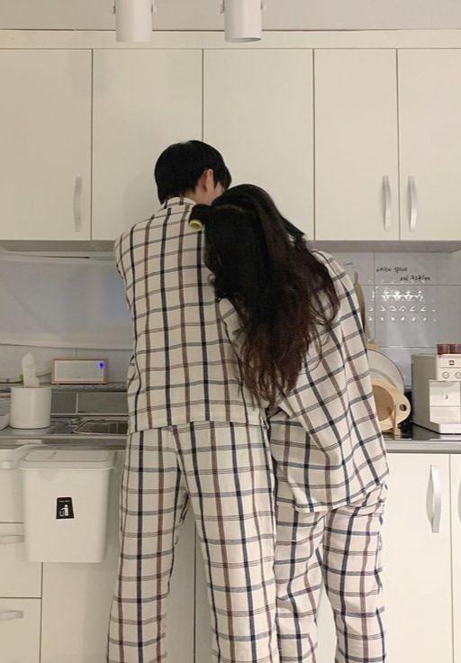 
                            Bữa Cơm Trống Rỗng