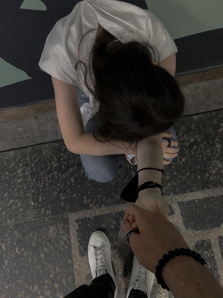 
                            Giữa Chúng Tôi, Luôn Có Một Người Thứ Ba