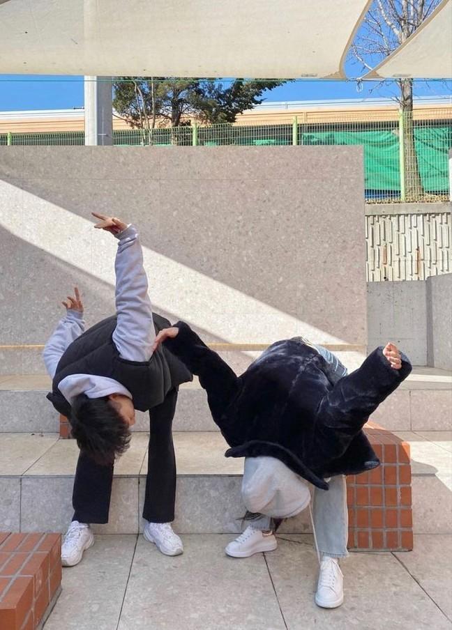 
                            Tôi Đói, Anh Nuôi Không?