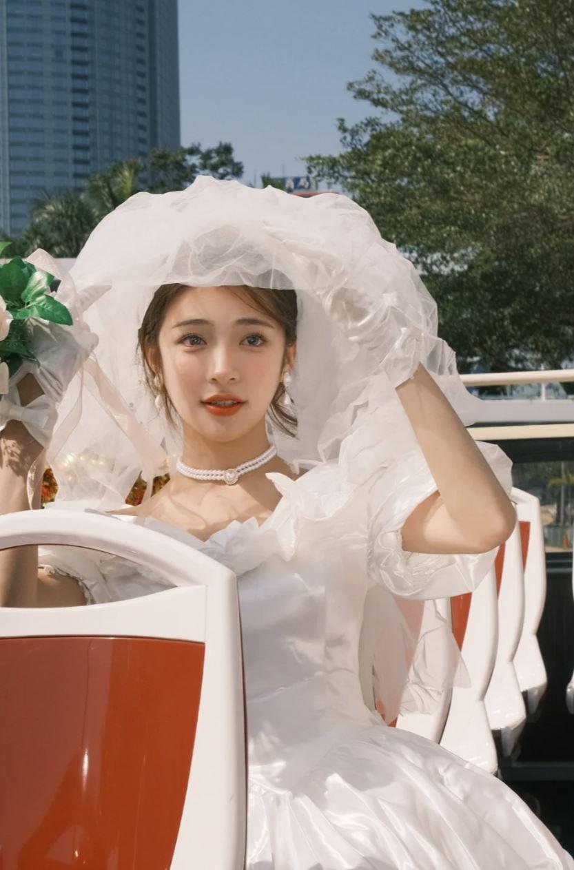
                            Chồng Giả Vờ Phá Sản Tôi Chọn Rời Xa Anh Ta