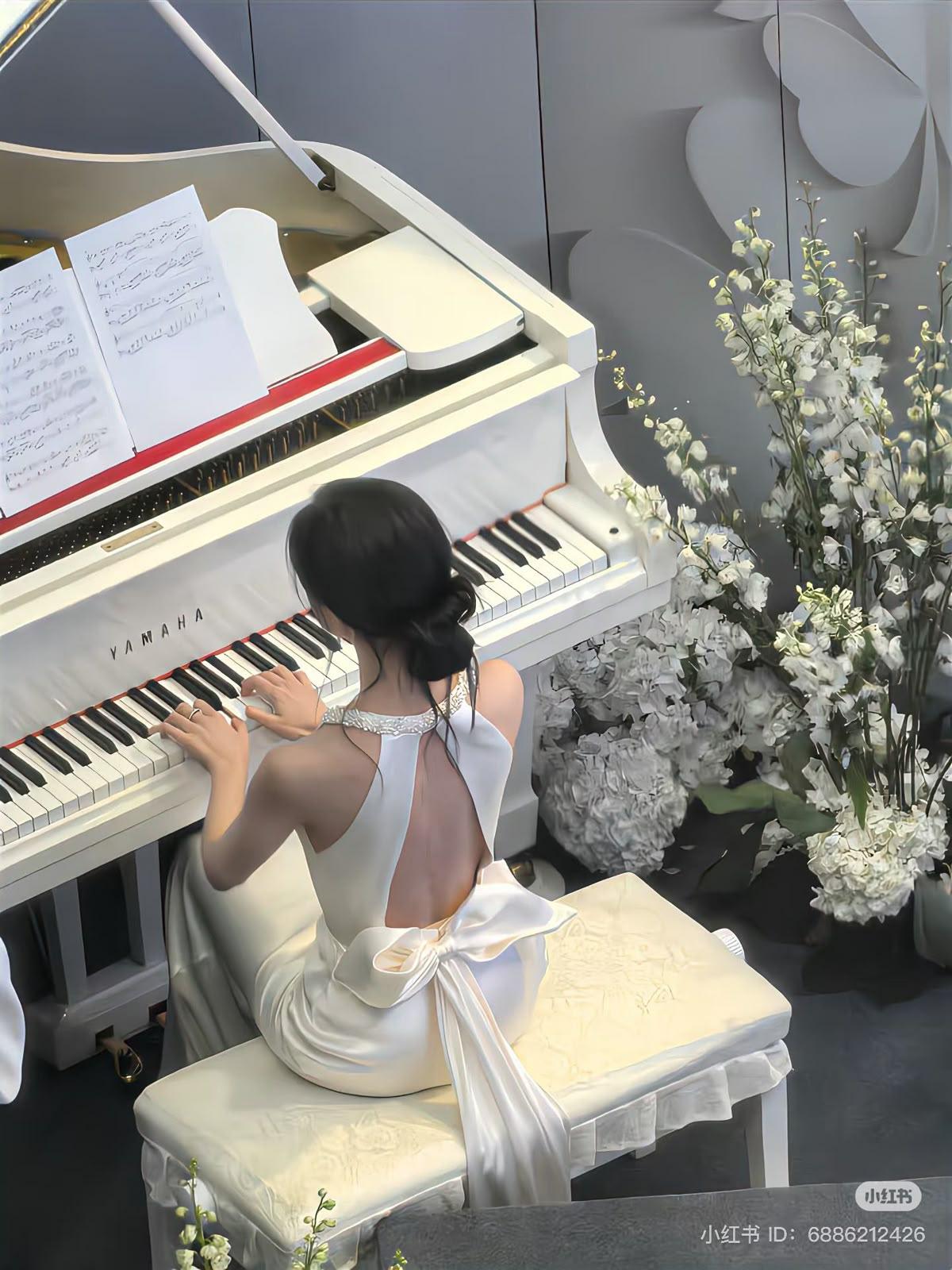 Bông Hồng Trên Tro Tàn