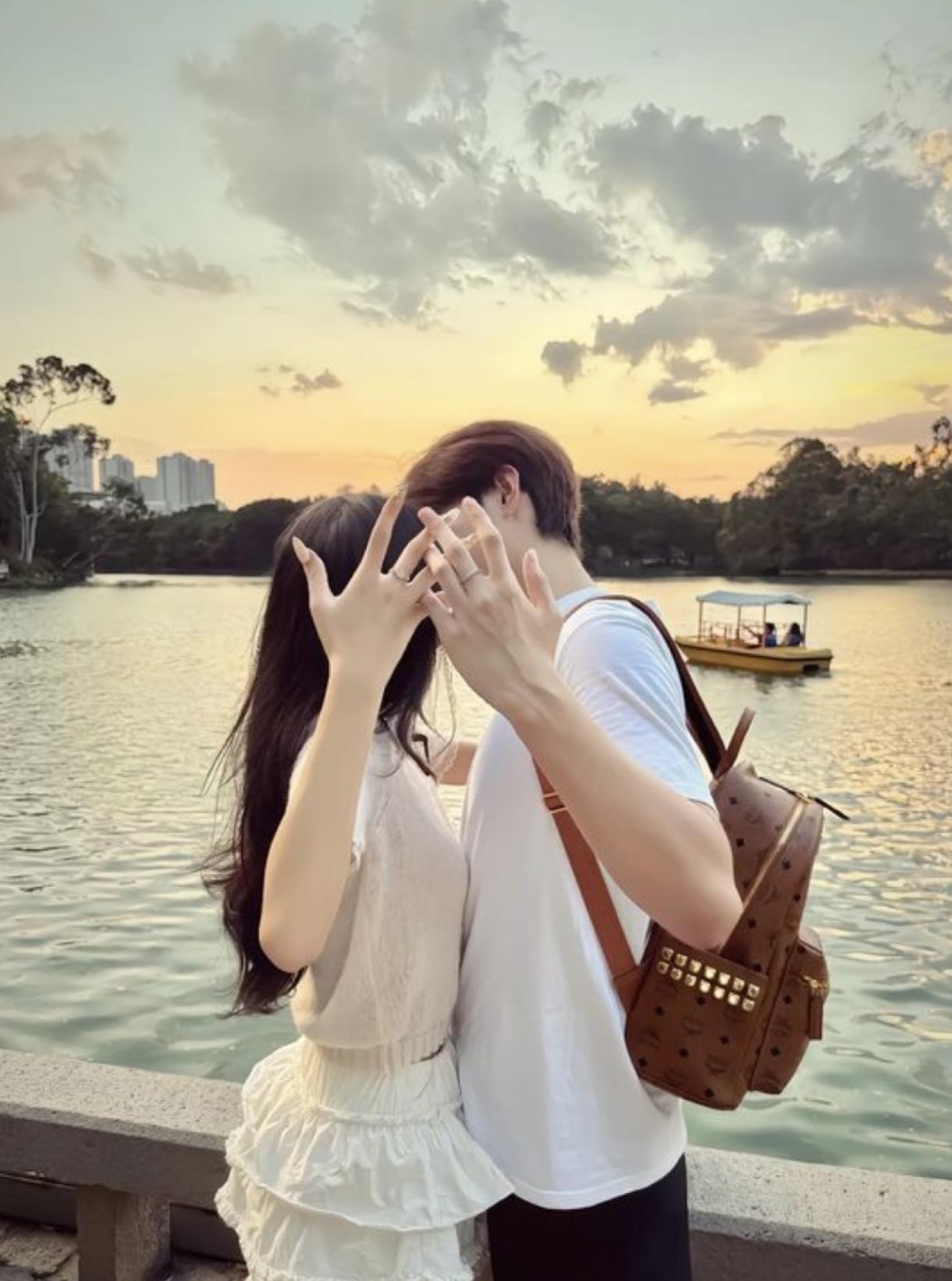 Kẻ Thù Không Đội Trời Chung Thầm Thích Tôi