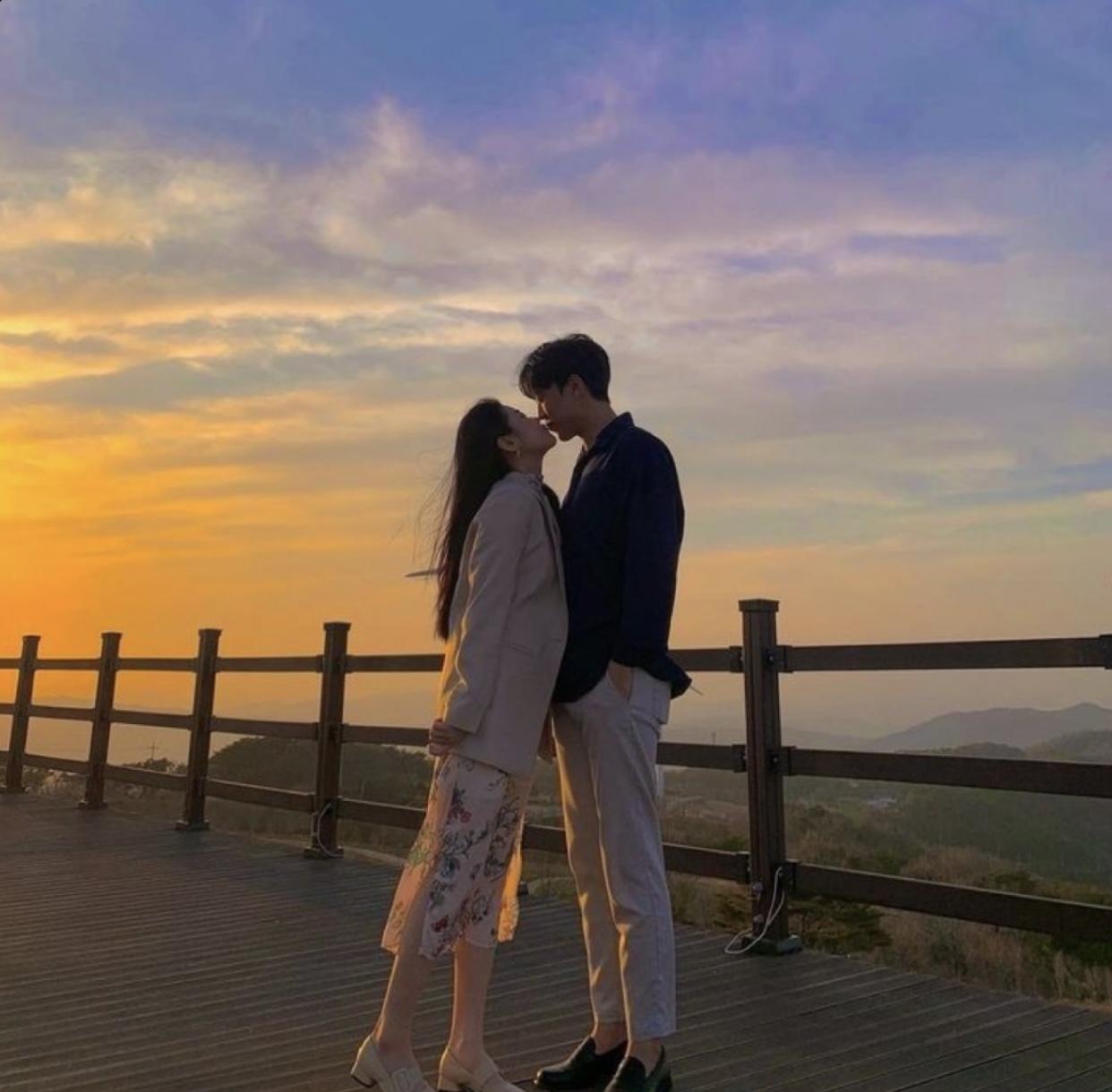 Tình Yêu Muộ Màng Nhưng Trọn Vẹn