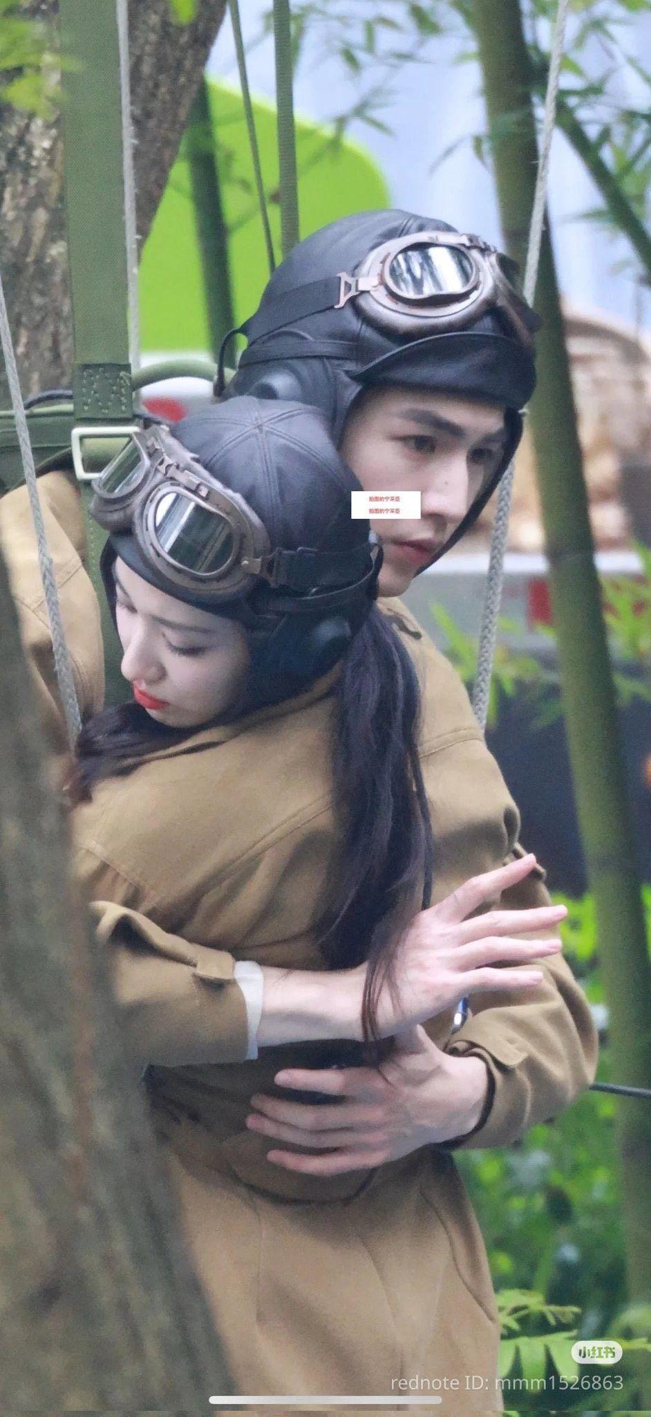 Cậu Ấy Như Hoa Hồng Đầu Hạ