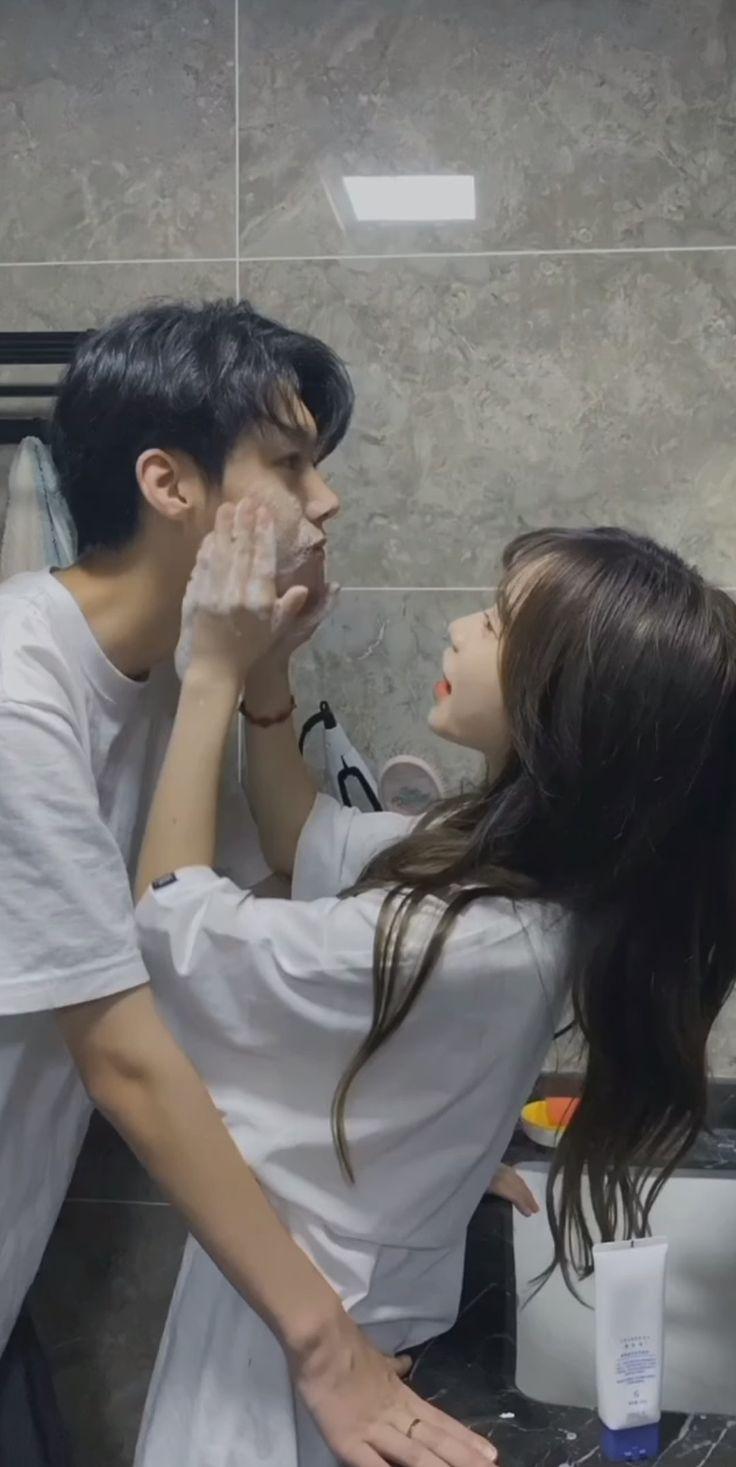 
                            Chồng Tôi Hình Như Không Bình Thường