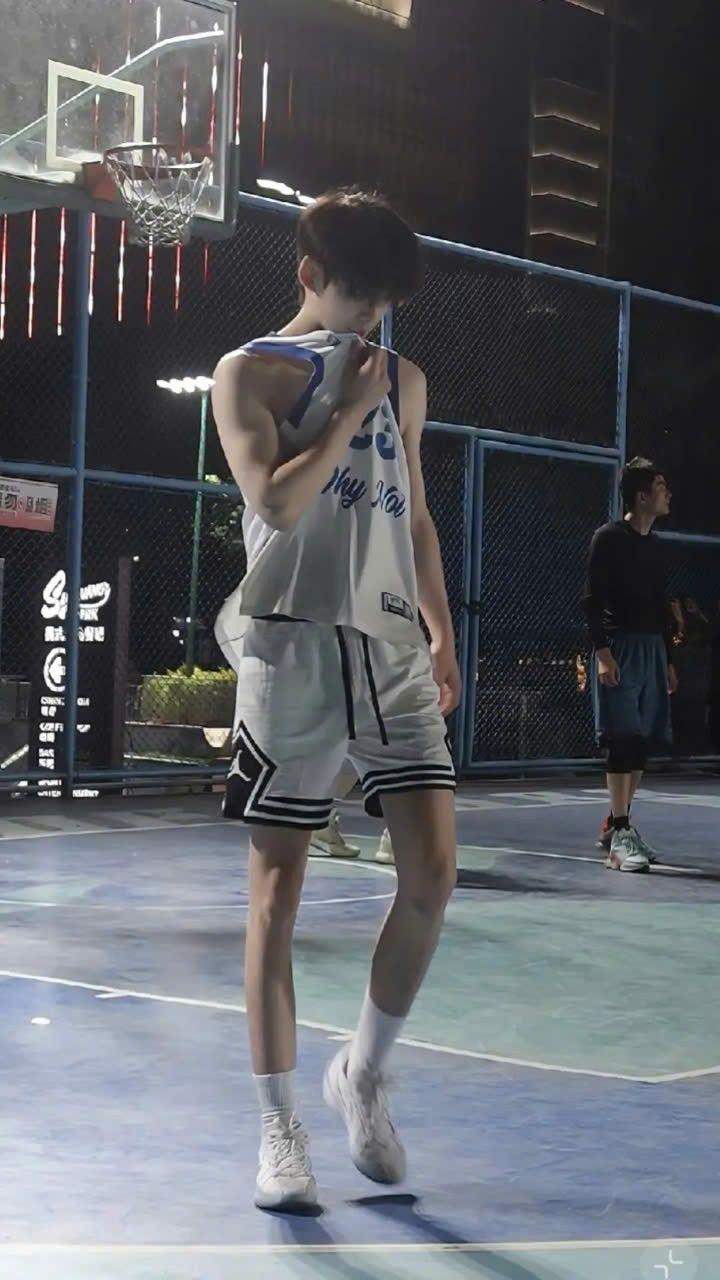 
                            Kẻ Rời Sân Khấu