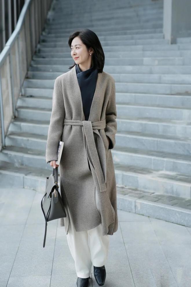 Cả Đời Làm Mẹ, Chưa Từng Là Mình