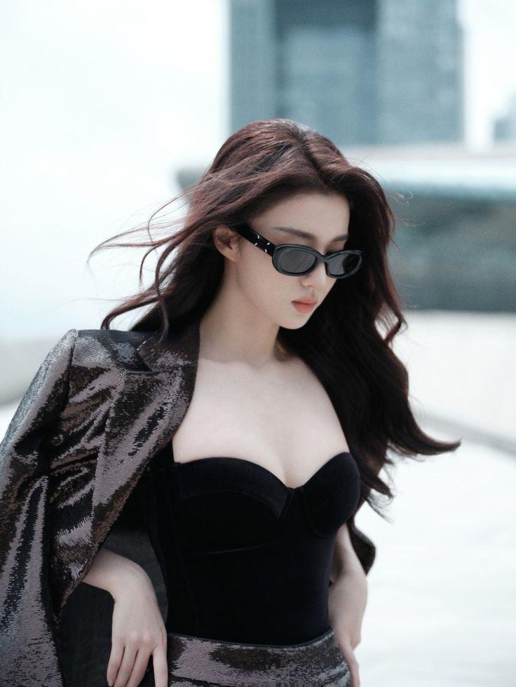 Bàn Chính Không Dành Cho Tôi