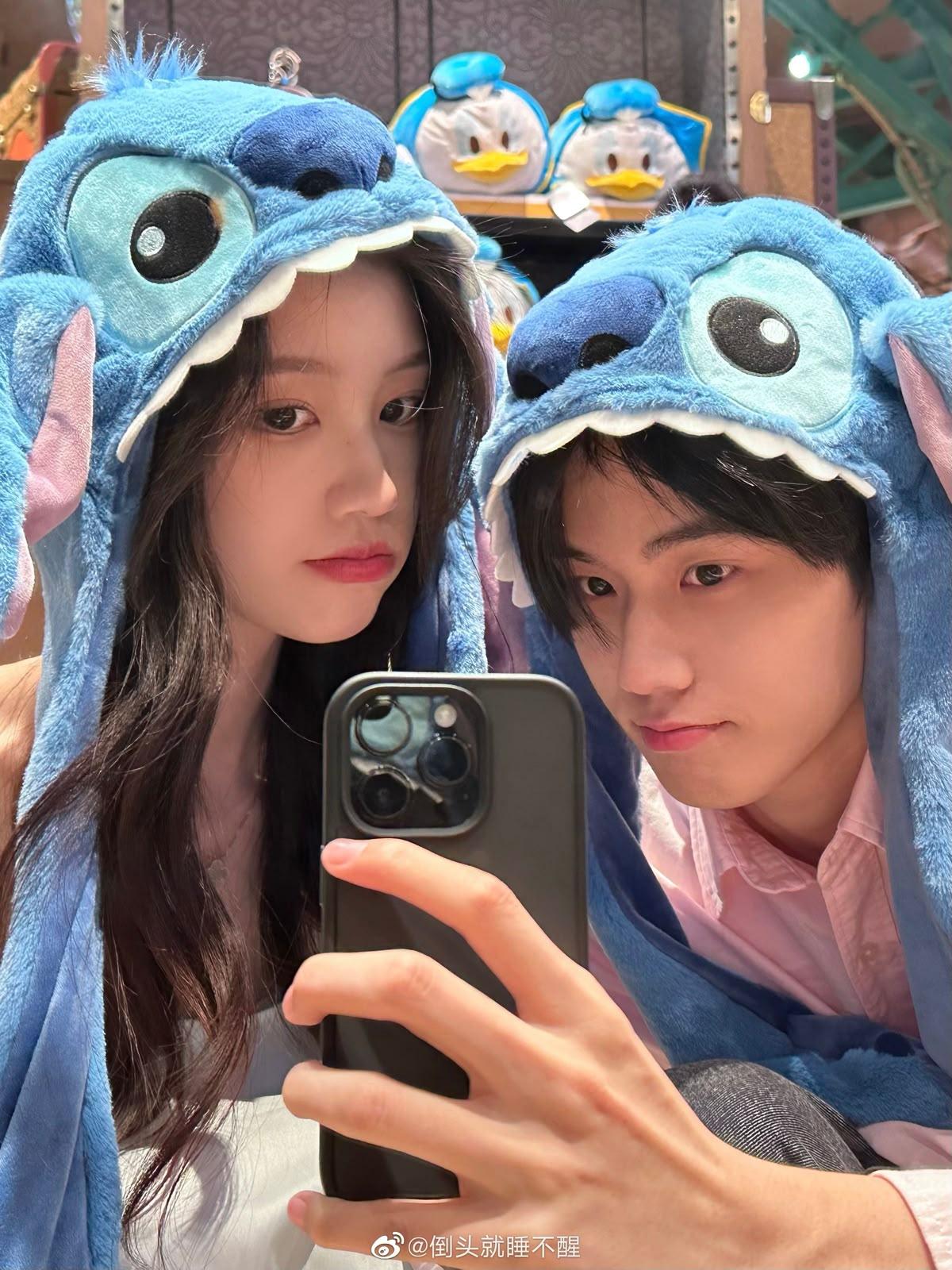 
                            Xuân Nở Trong Lòng Kẻ Hèn Nhát