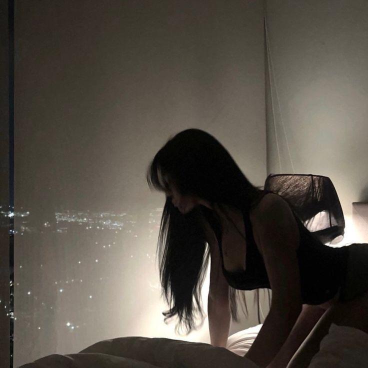 
                            Ẩn Hôn Ba Năm, Lộ Diện Cả Công Ty