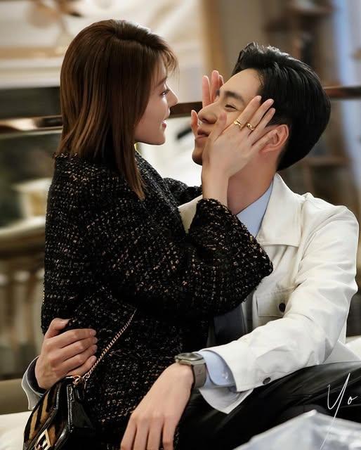 Sau Khi Tỉnh Lại, Tôi Có Bốn Bạn Trai