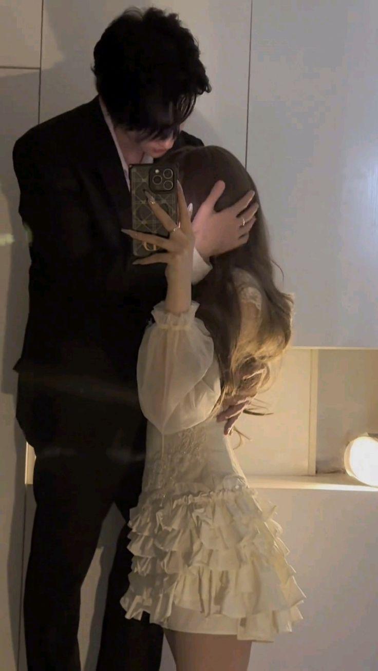 Kẻ Theo Dõi Trong Bóng Tối