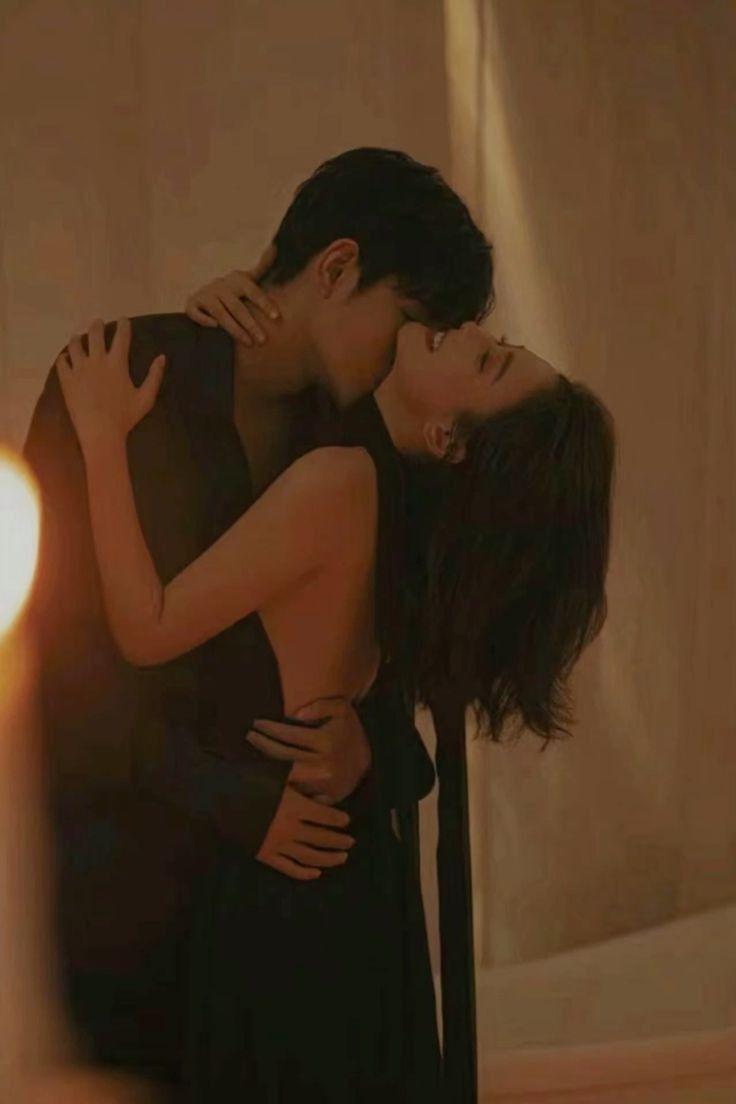 
                            Được Anh Giữ Lại Rồi