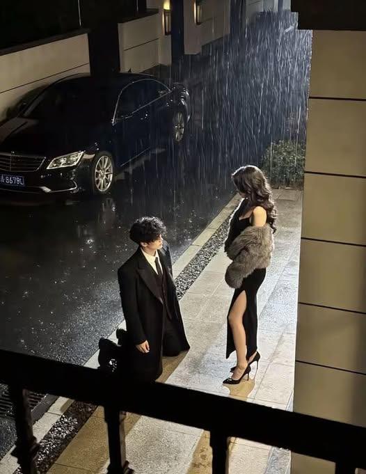 Giữa Hai Lương Thời Tự